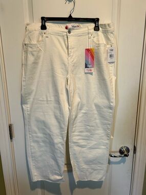 YMI Men's Off-White Relaxed Straight Jeans